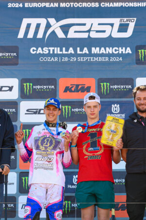 PODIUM-D-MOTOCROSS-GP-20-CAS-2024